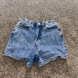 super high rise 90s boyfriend shorts; 3/26W; 99% cotton 1% spandex (from kohl’s)